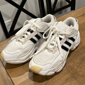 Adidas Magmur Sneakers